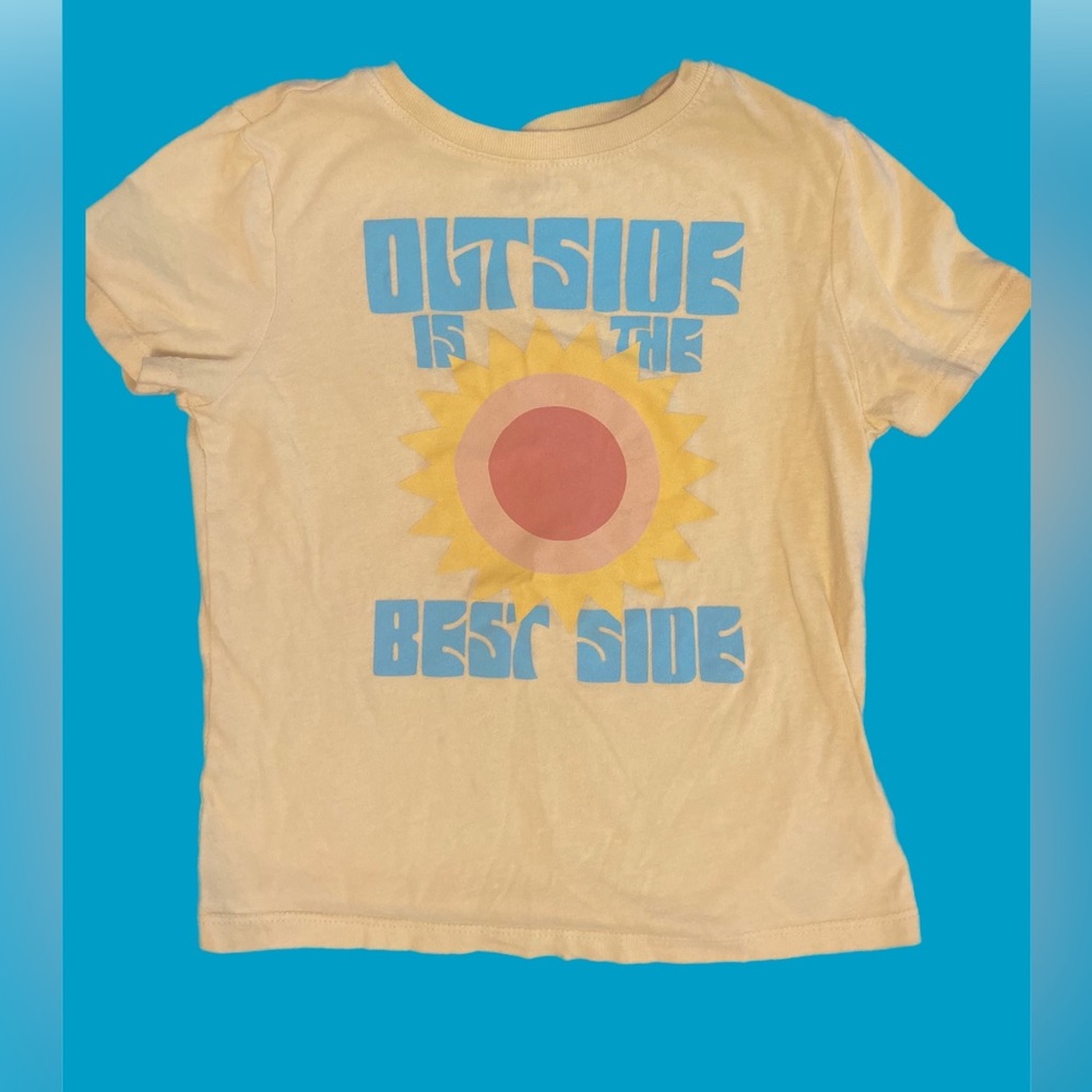 Old navy short sleeve tee shirt size 5t